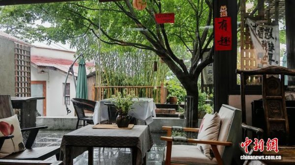 尊鼎配资 江西庐山：凝聚非公经济力量 共建“带富工坊”